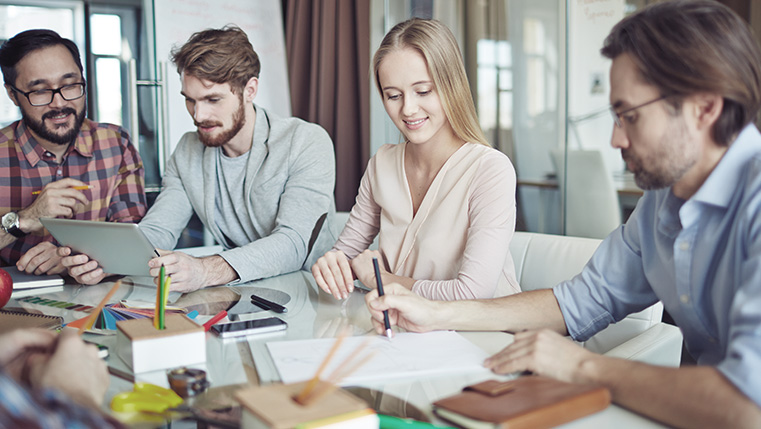  Get to Know eLearning Players and Their Roles 