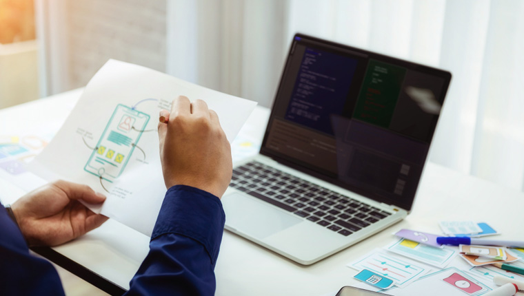 Visuals in eLearning: 7 Questions Answered for Curious Training Managers 