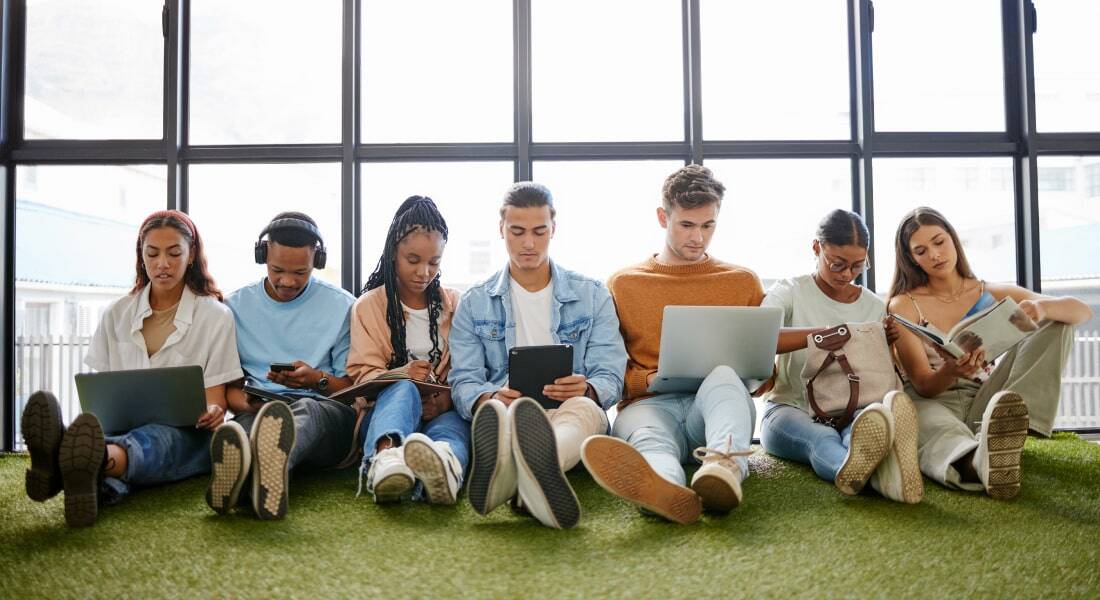 Why Microlearning Is the Ideal Training Format for Gen Z Workforce [Infographic]